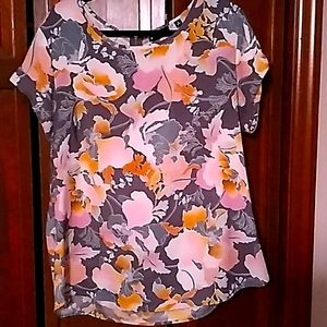 New York and Company blue, grey, pink blouse, short sleeves, zip back in good co